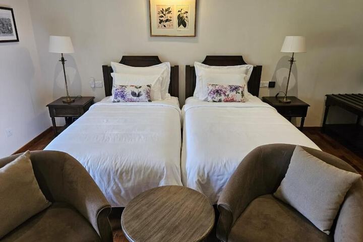 Room 2 of 31