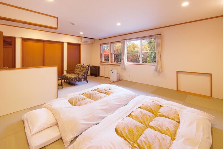 Room 12 of 33