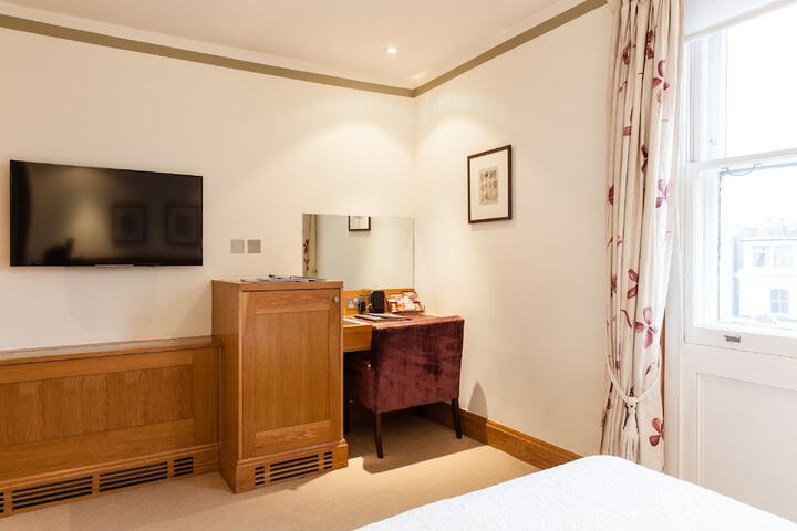 Room 20 of 100