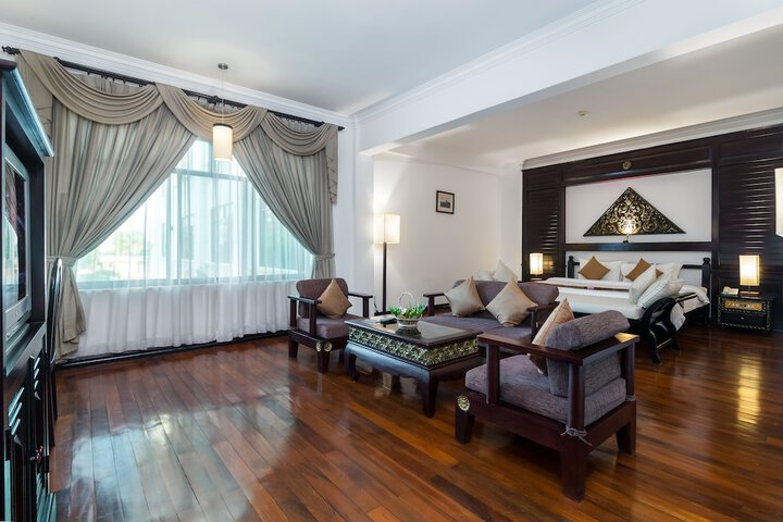 Room 15 of 90