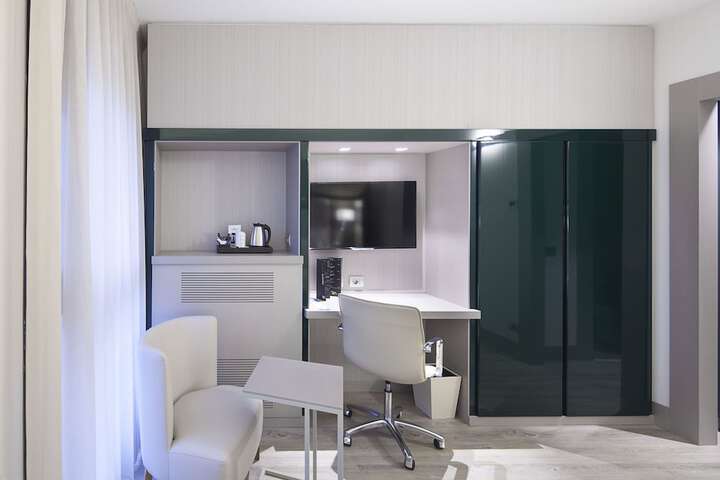Room 34 of 79