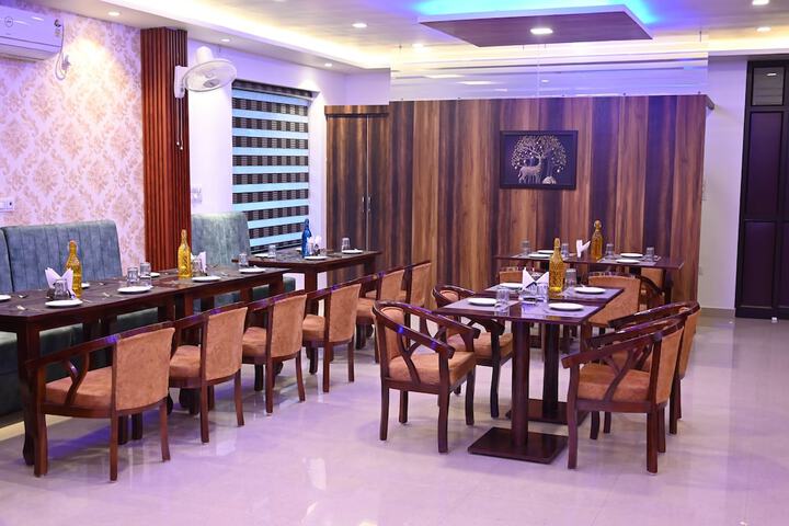 Dining 14 of 17
