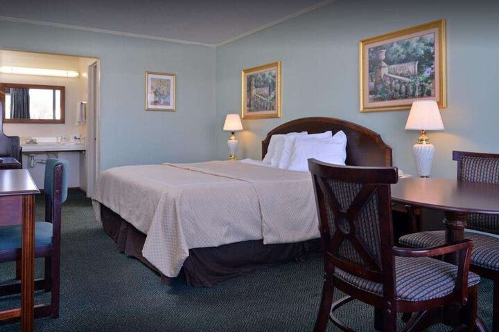 2 Double Beds (4 of 7)