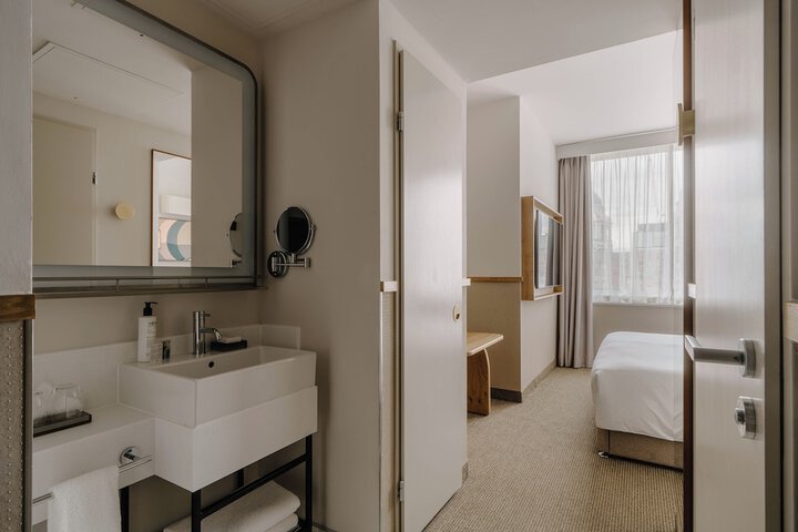Room 39 of 68