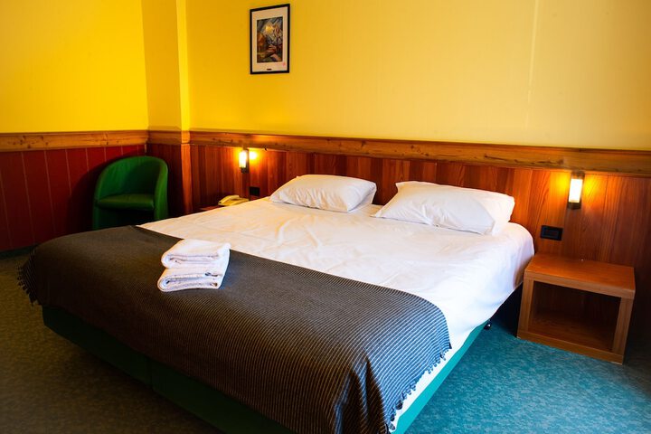 Room 7 of 48