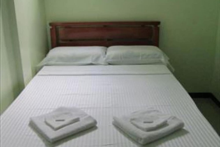 Room 3 of 25