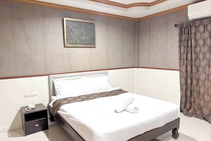 Room 7 of 34