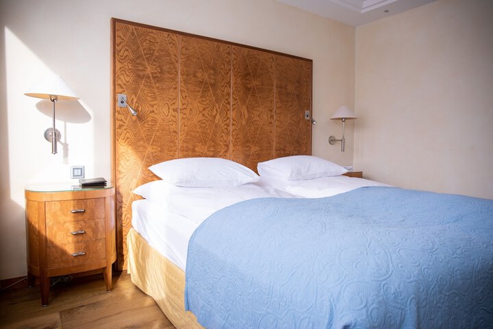 Room 14 of 93