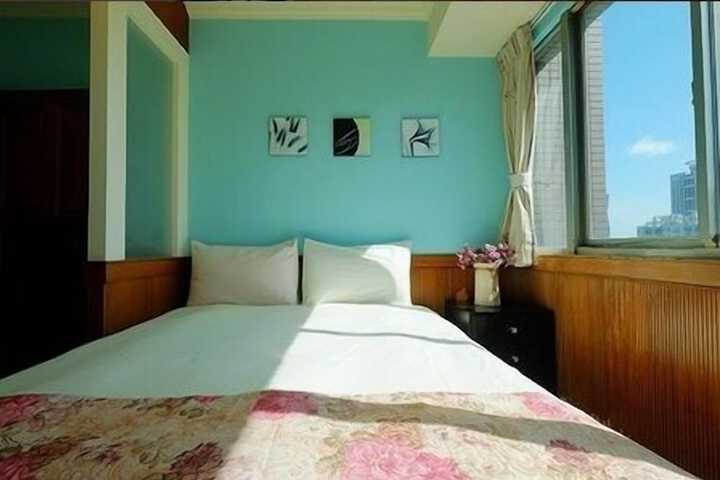 Room 35 of 51