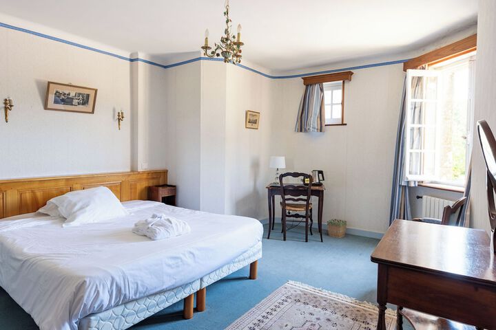 Room 3 of 105