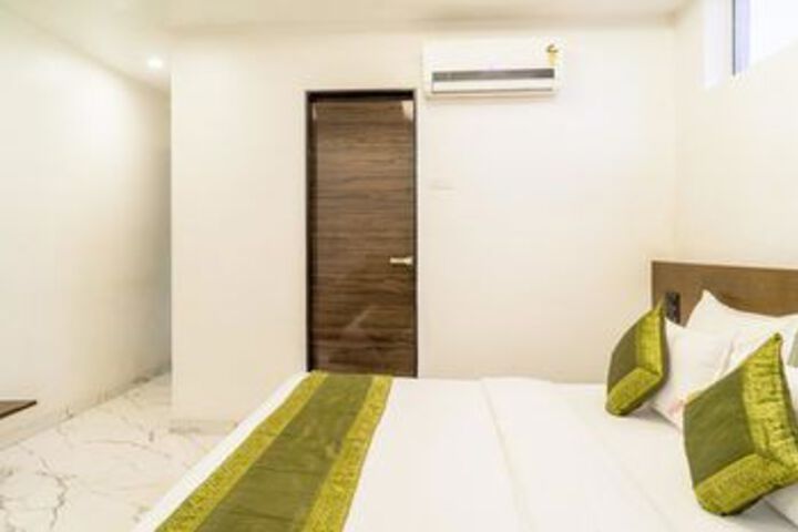 Room 8 of 41