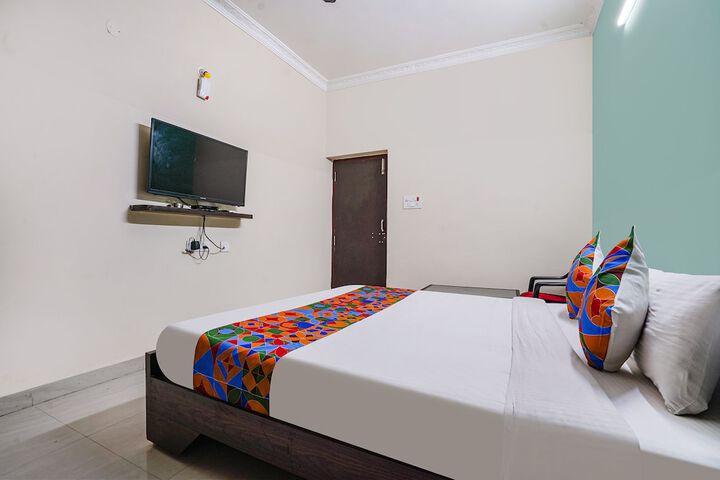 Room 12 of 27