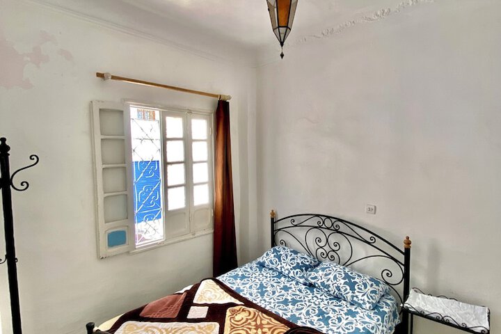 Room 11 of 32