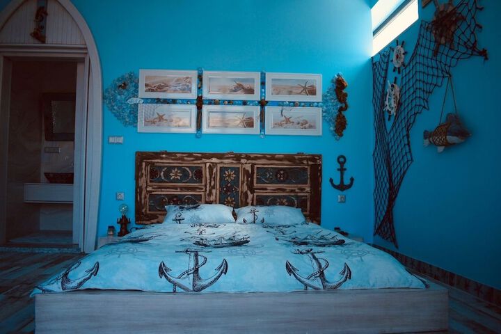 Room 8 of 97