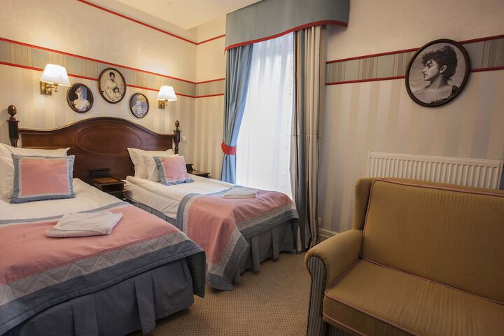 Room 21 of 72