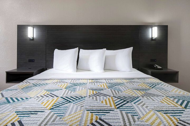 Room 20 of 31