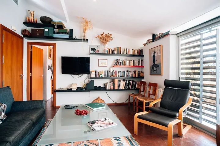 Room 4 of 19