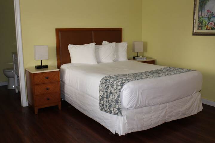 Room 8 of 23