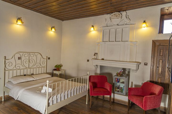 Room 12 of 14
