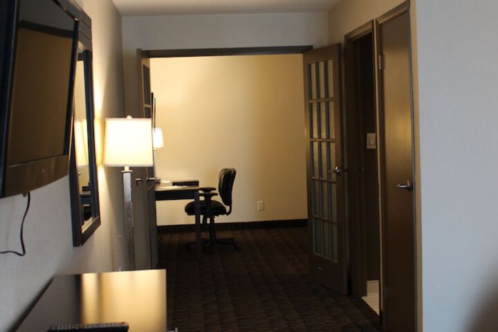 Suite 1 King Bed (11 of 20)