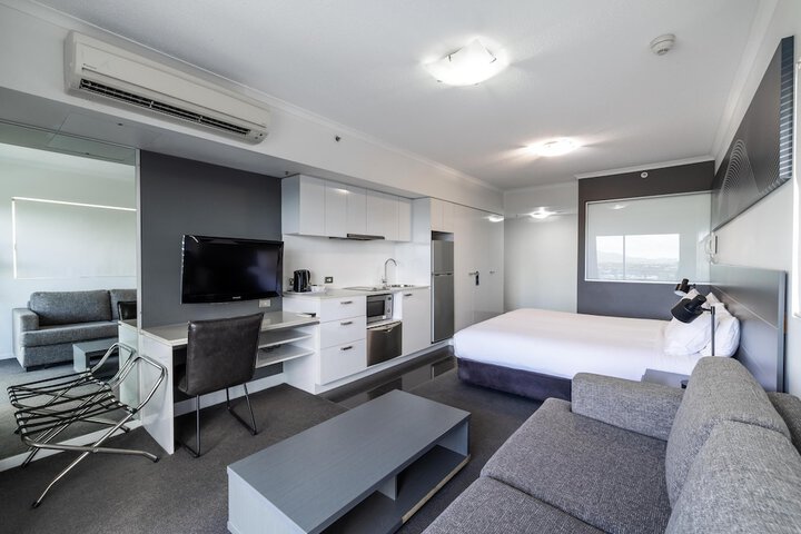 Room 10 of 74