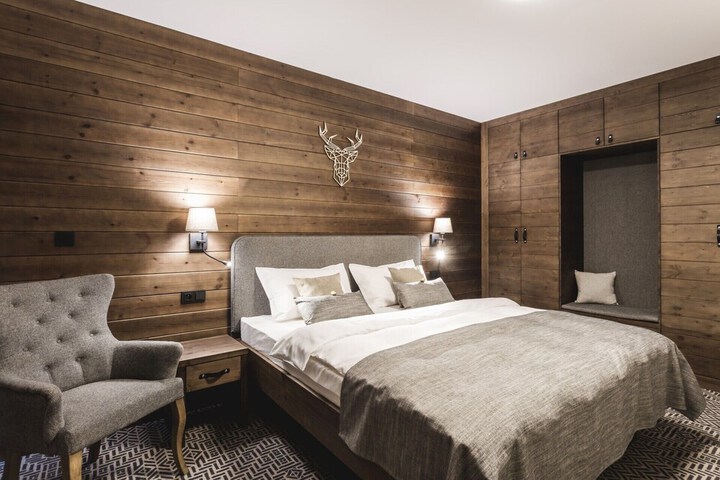 Room 12 of 36