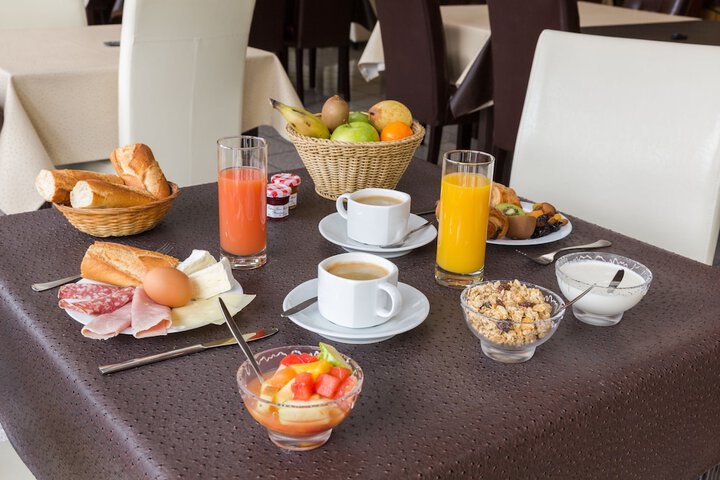 Breakfast/Coffee Service 20 of 38