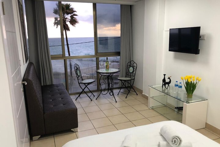 Room 83 of 140