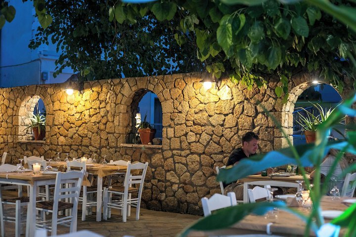 Dining 83 of 151