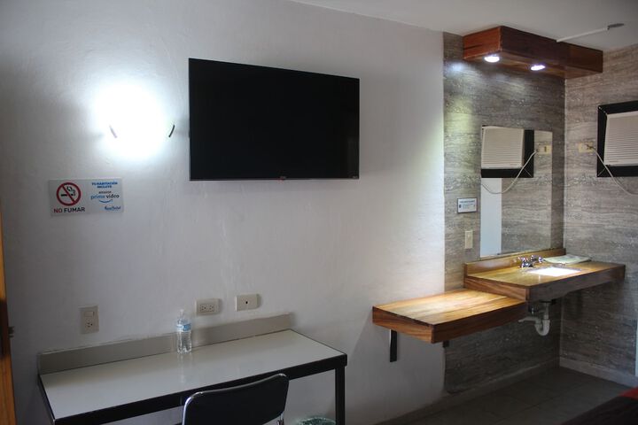 Room 3 of 14