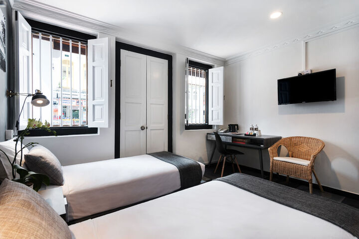 Room 8 of 37