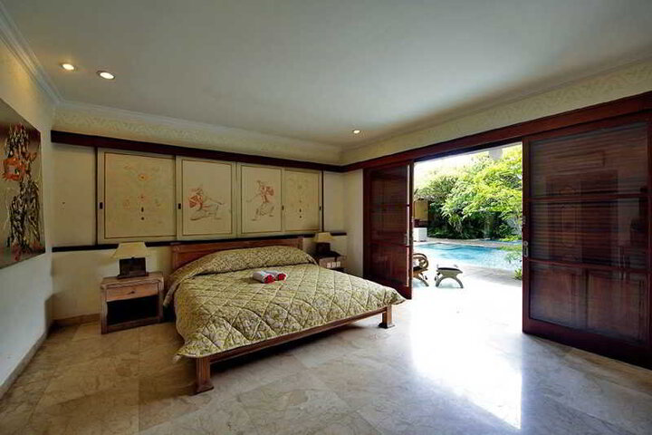 Room 7 of 8