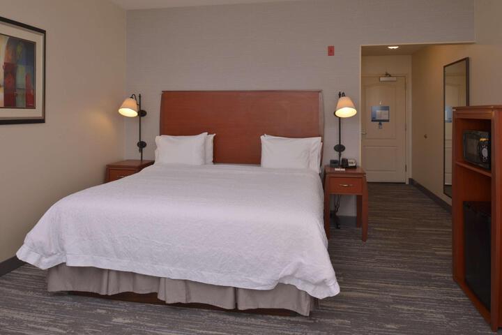 1 King Bed (1 of 13)
