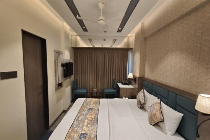 Room 6 of 29