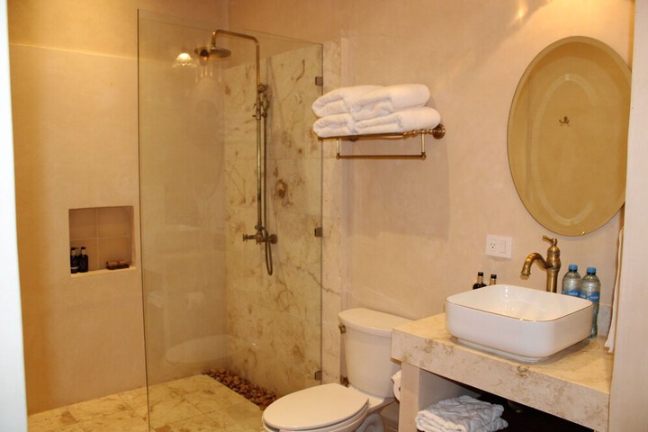 Room 13 of 26