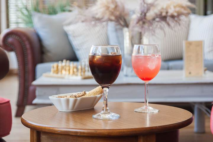 Lounge 121 of 141