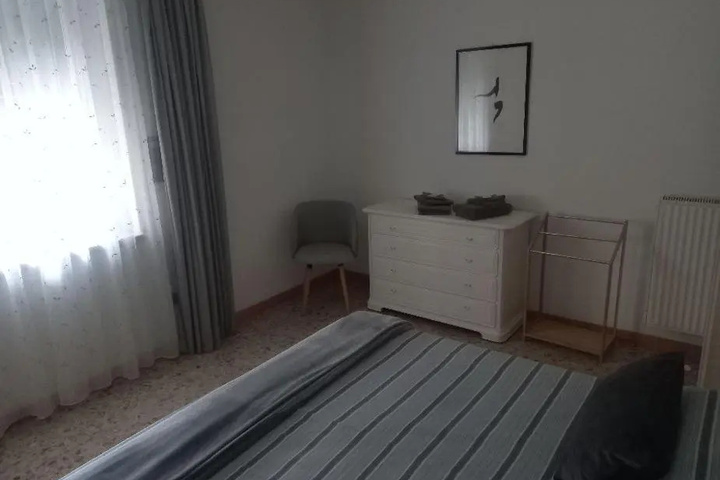 Room 4 of 11