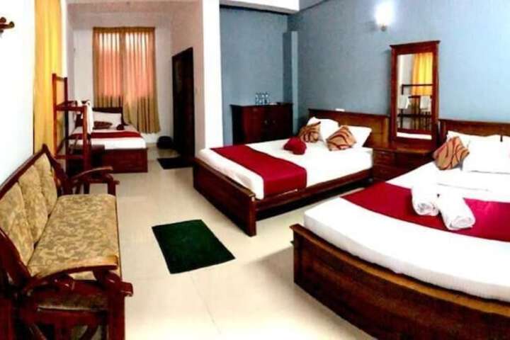 Room 4 of 7