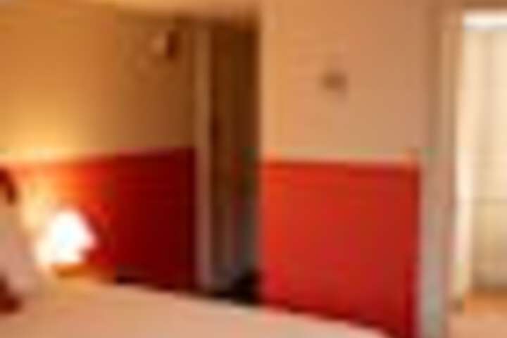 Room 44 of 126