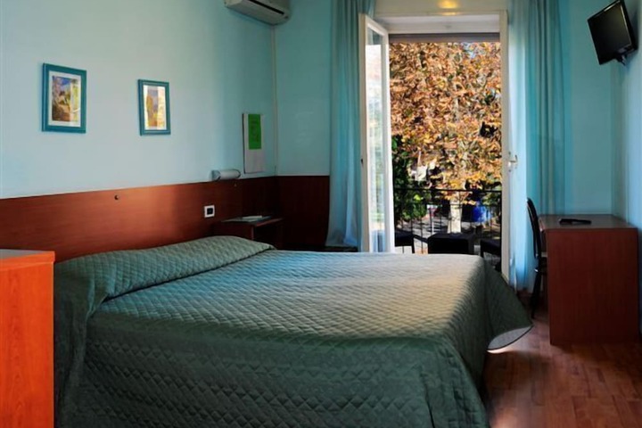 Room 27 of 119