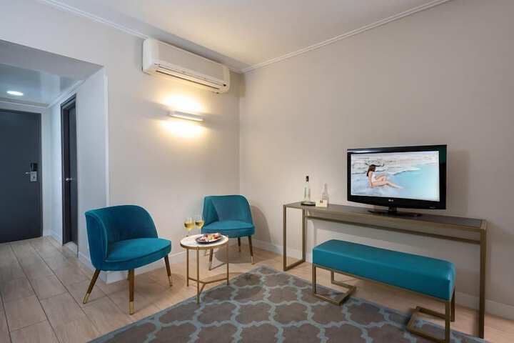 Room 49 of 108