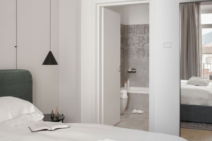 Room 12 of 18