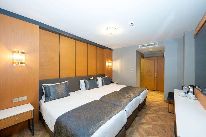 Room 47 of 144