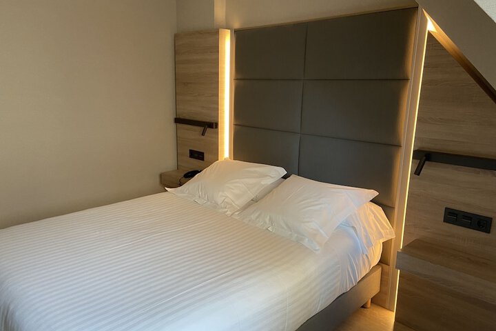 Room 28 of 81