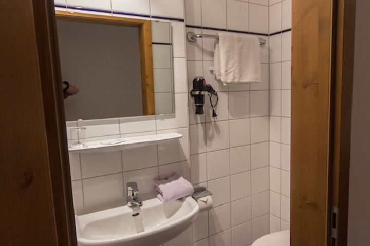 Room 20 of 34