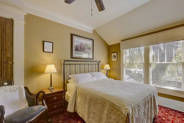 Room 22 of 153