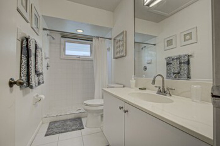 Room 18 of 225