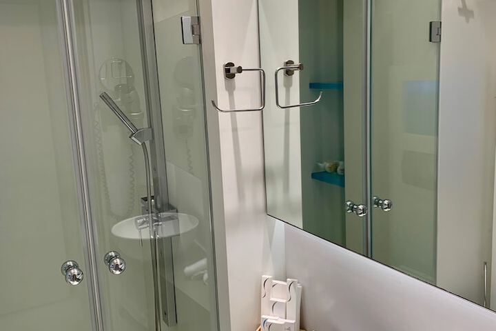 Room 74 of 150
