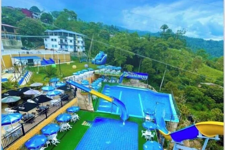 Pool 7 of 10
