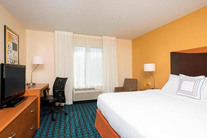 1 King Bed (6 of 9)